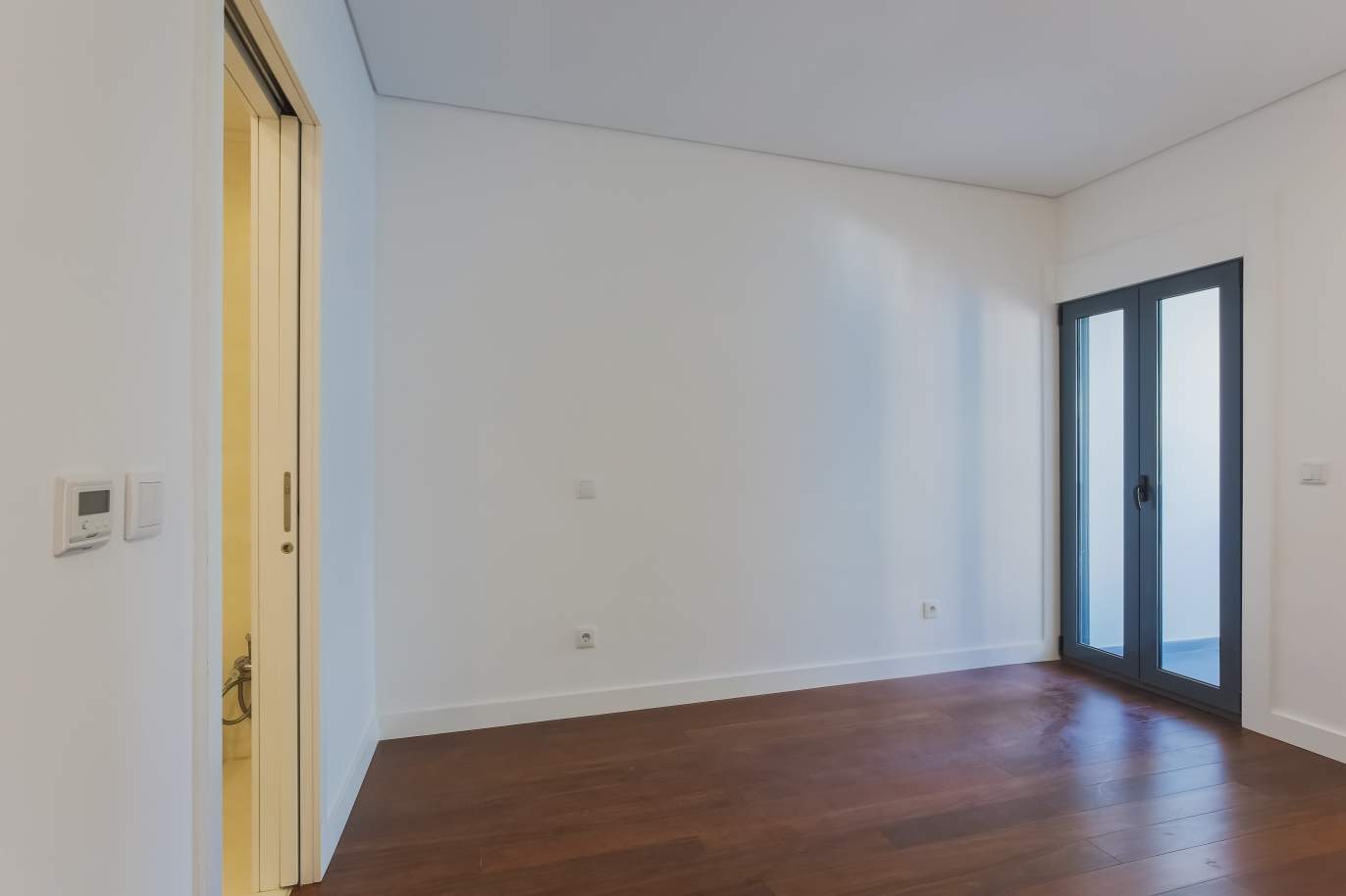 Sale of apartment in central location, Boavista, Porto, Portugal_122276