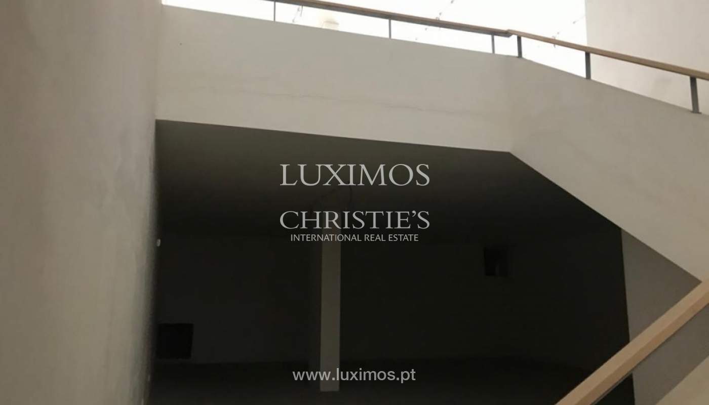 Loja para arrendar em zona nobre do Porto_122593