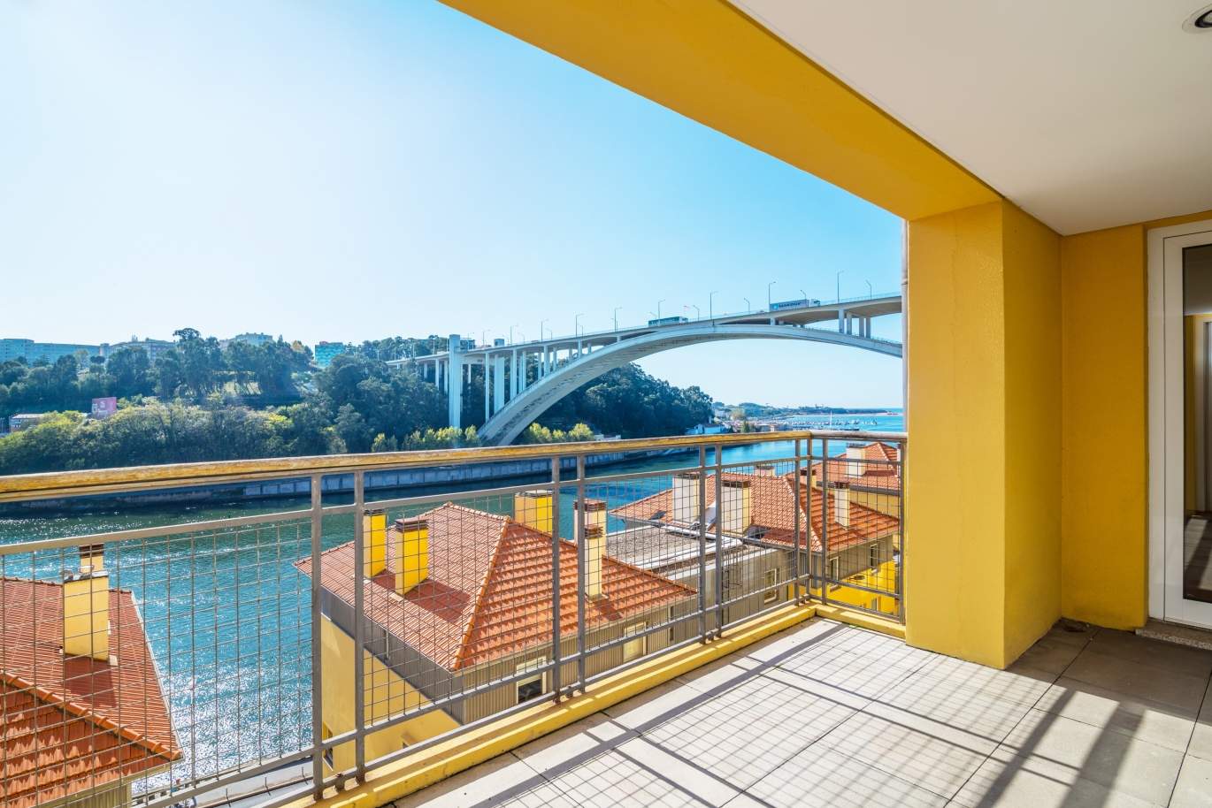 Venta de un apartamento c/ vistas únicas al río Duero, Porto, Portugal_123579