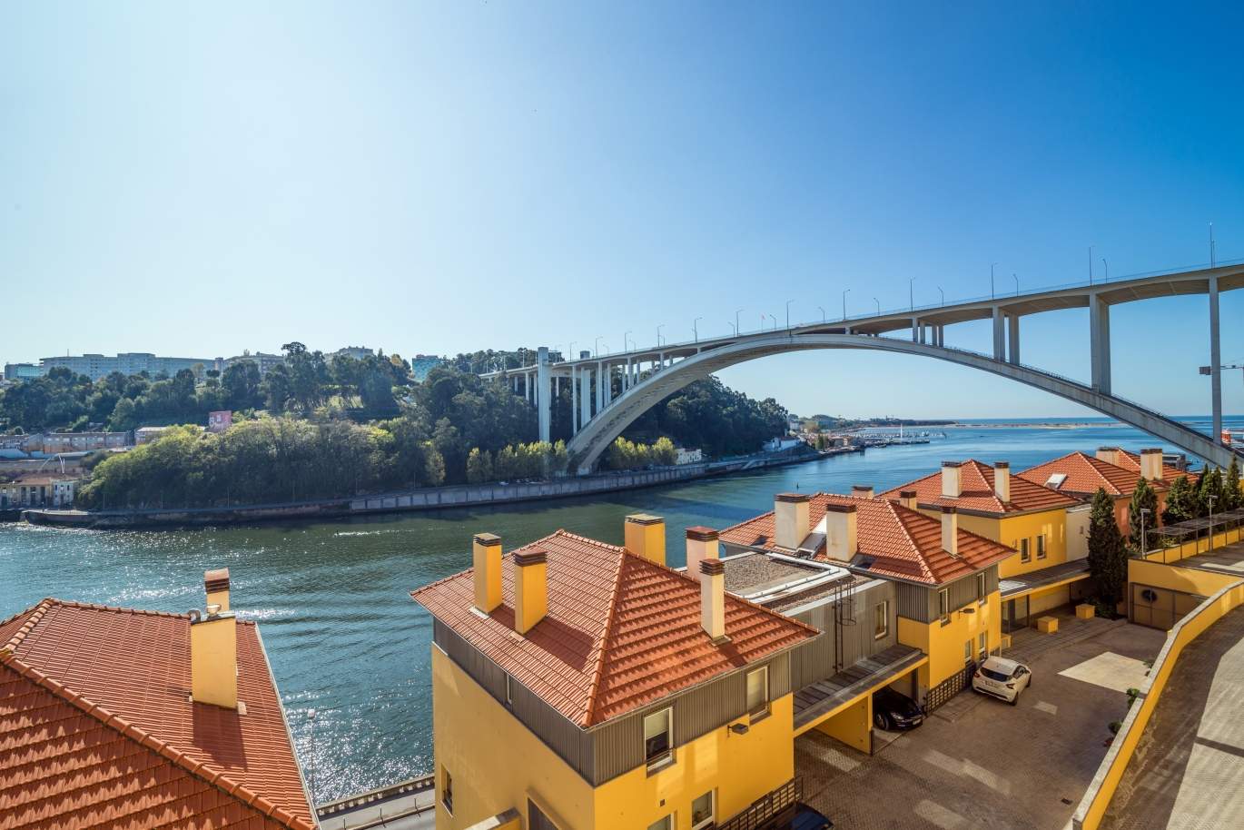 Venda de apartamento c/ vistas únicas para o Rio Douro, Porto, Portugal_123584