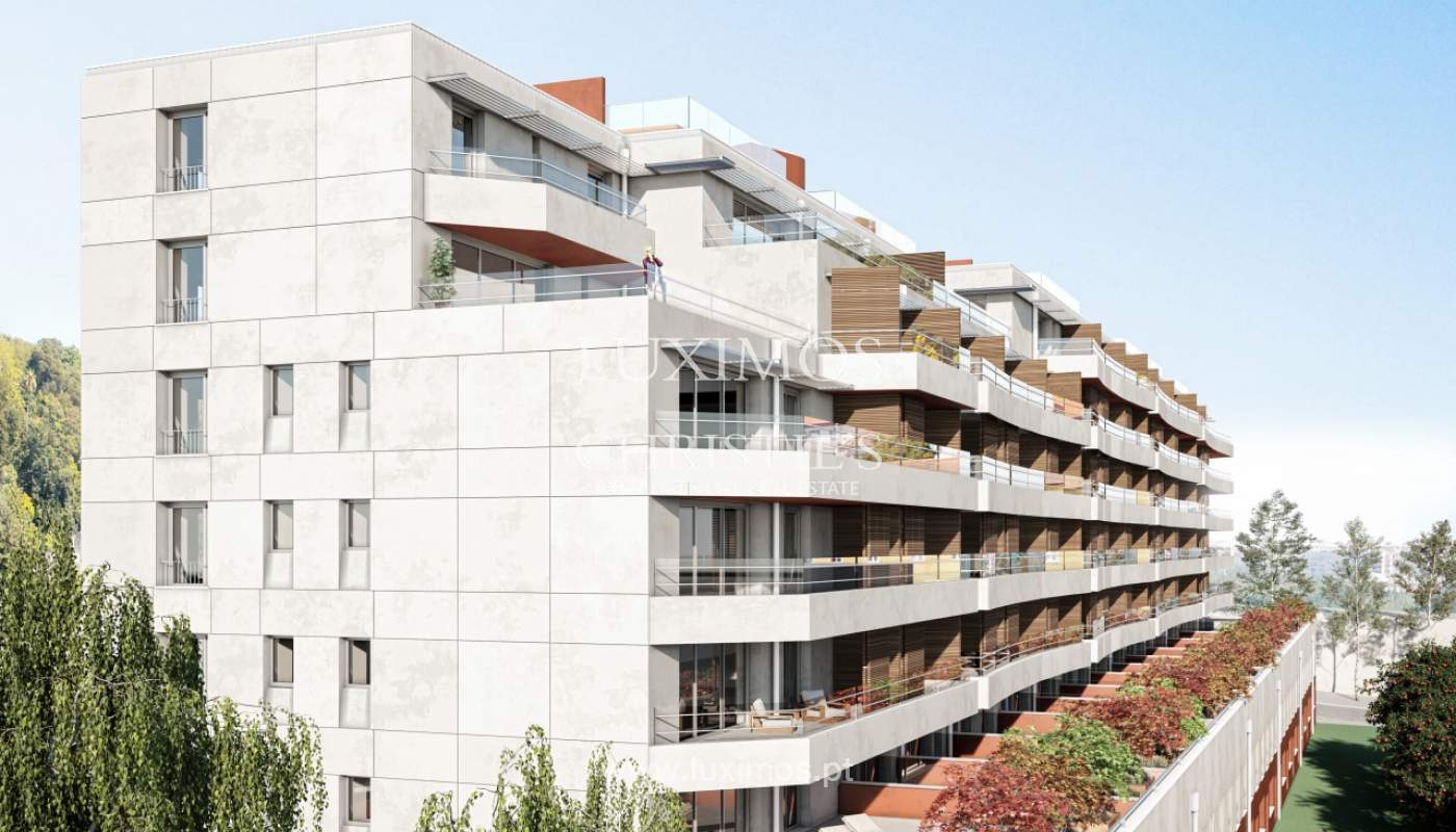 NEW 2-BEDROOM APARTMENT W/ BALCONY OVERLOOKING DOURO, PORTO, PORTUGAL_124377