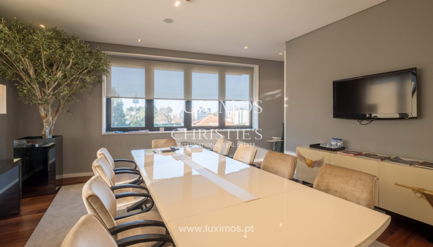Arrendamento de escritório com 400m2 e 12 lugares de garagem, Maia_127508