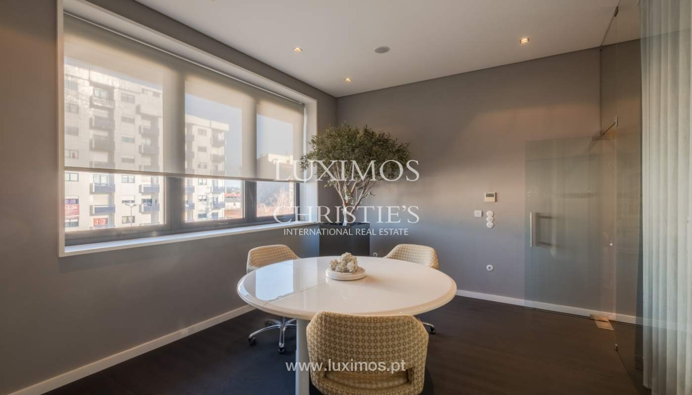Arrendamento de escritório com 400m2 e 12 lugares de garagem, Maia_127517