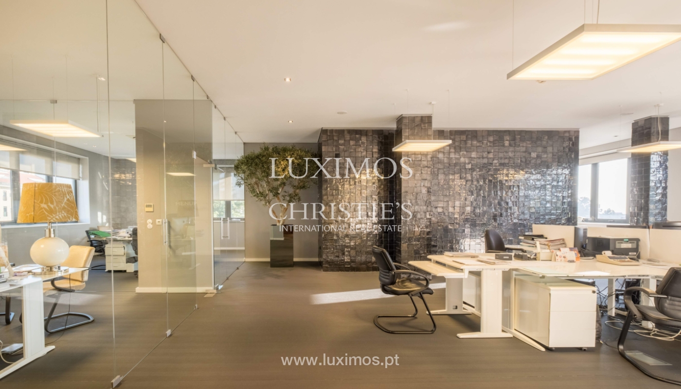 Arrendamento de escritório com 400m2 e 12 lugares de garagem, Maia_127519