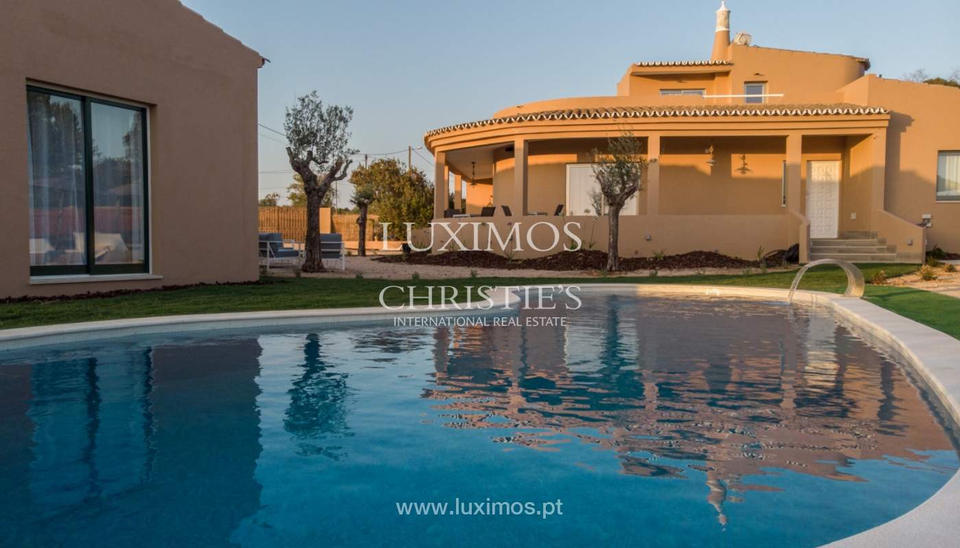 Venda de moradia com piscina e jardim em Albufeira, Algarve_131401