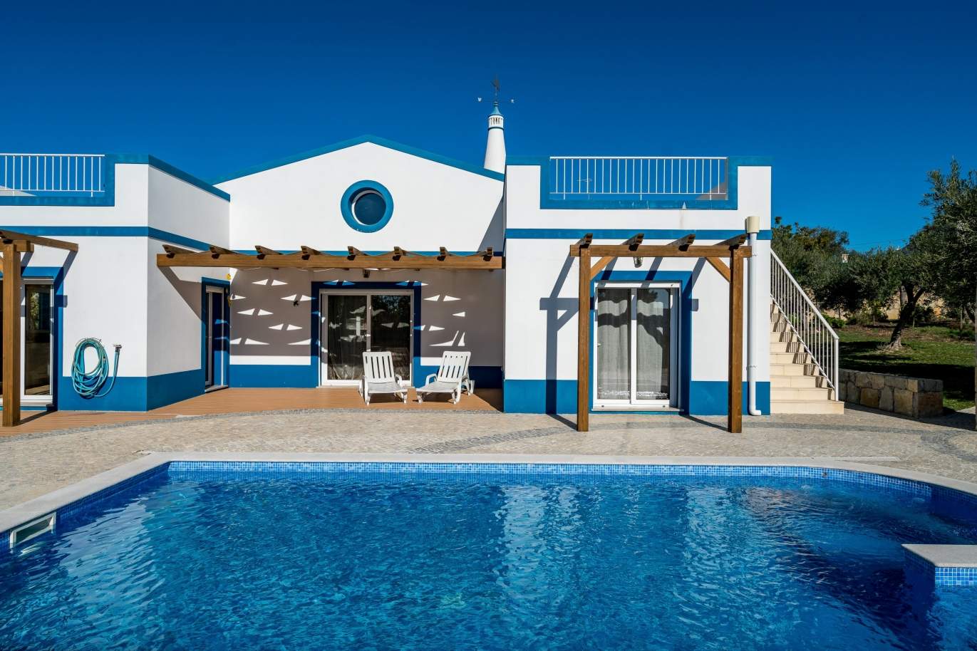 The sale of a house with a swimming pool in São Brás de Alportel, in the Algarve_132018