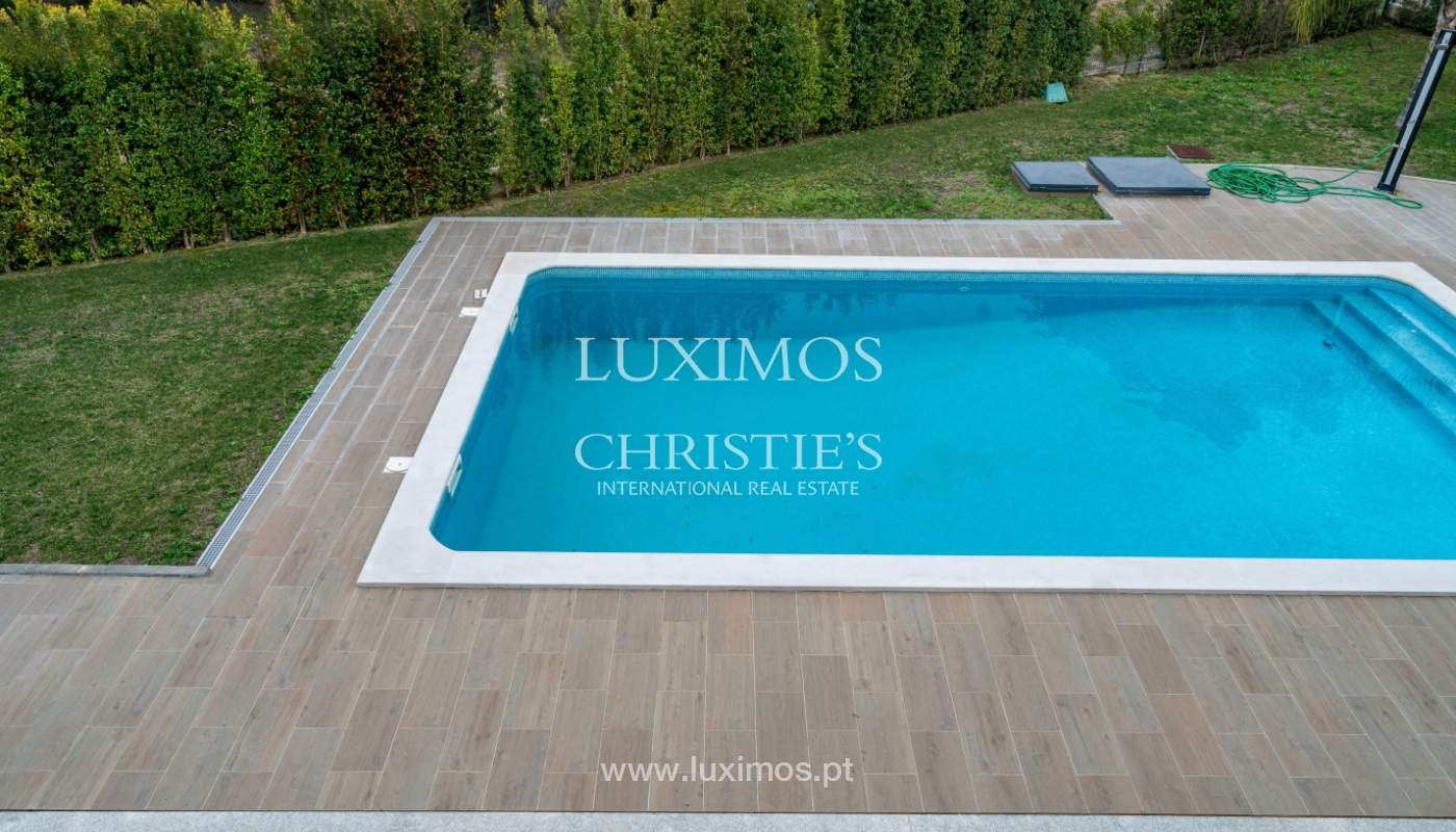 Venda de moradia com piscina, junto ao mar e golfe, Algarve, Portugal_134011