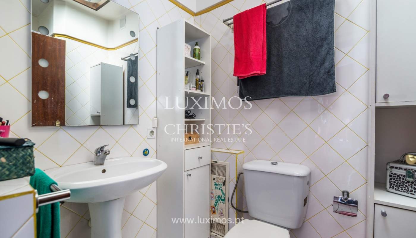 Moradia de 3 frentes com jardim, em Lordelo do Ouro, Porto, Portugal_134760