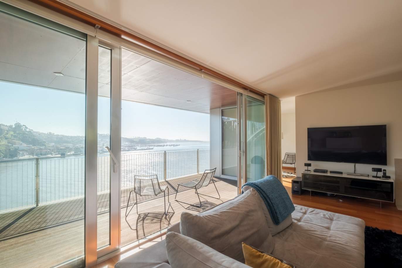 Apartamento de luxo em primeira linha do rio Douro, no Porto_134888