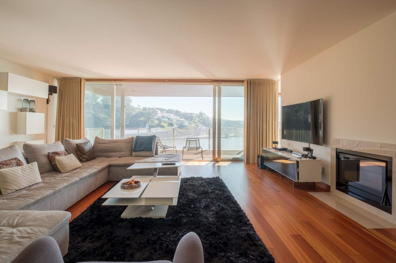 Apartamento de luxo em primeira linha do rio Douro, no Porto_134891