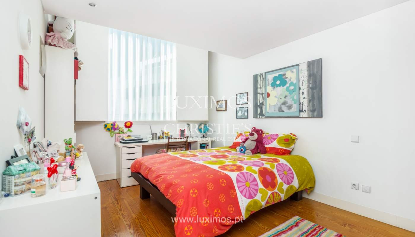 Modern and luxury villa with garden in Porto, Portugal_135043