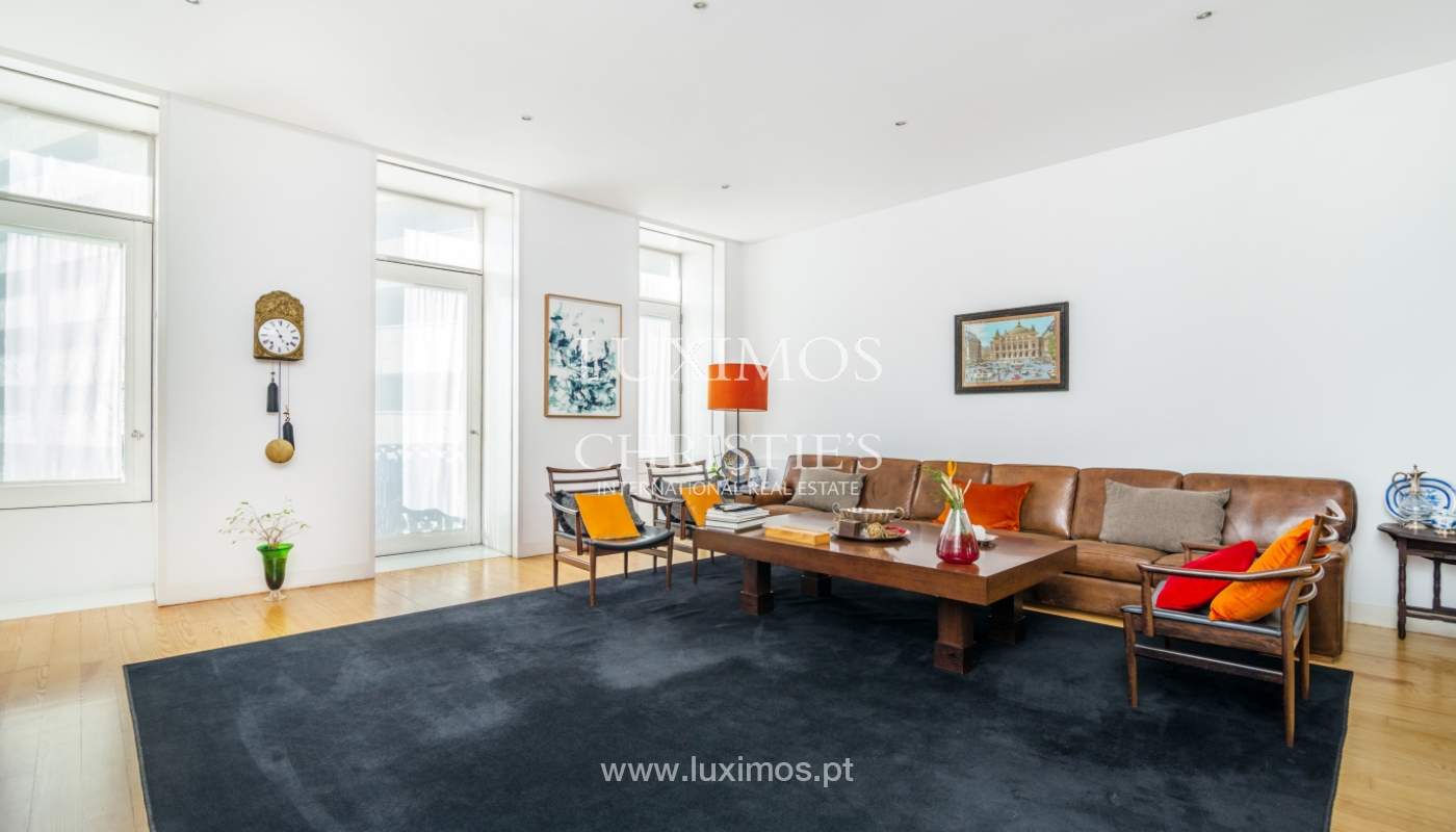 Modern and luxury villa with garden in Porto, Portugal_135058