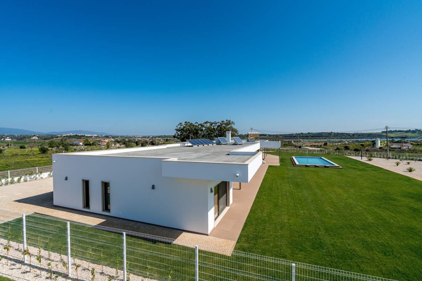 Neue Villa mit Pool zu verkaufen in Odiáxere, Lagos, Algarve, Portugal_135238