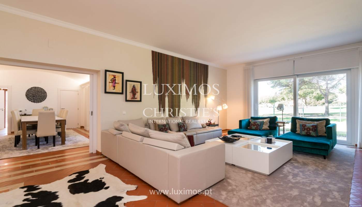 Venda de moradia com piscina frente golfe em Vilamoura, Algarve_135542