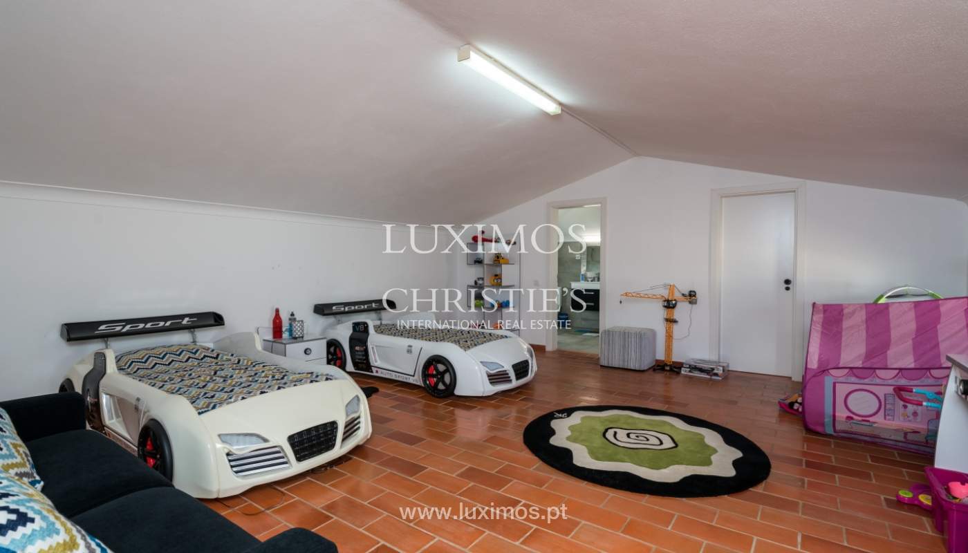 Venda de moradia com piscina frente golfe em Vilamoura, Algarve_135587