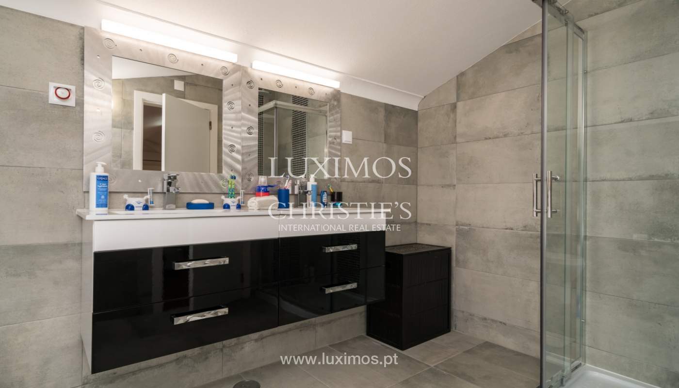 Venda de moradia com piscina frente golfe em Vilamoura, Algarve_135589