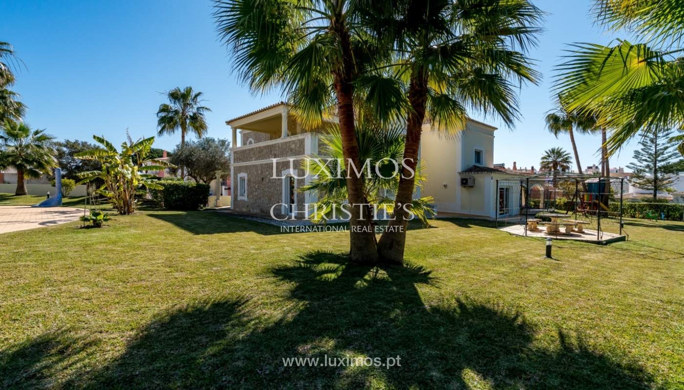 Venda de moradia com piscina frente golfe em Vilamoura, Algarve_135600