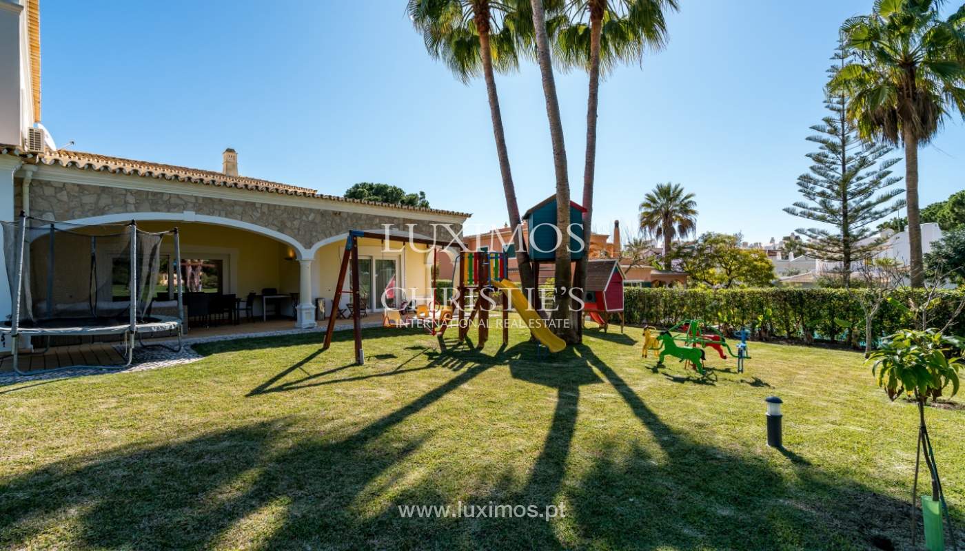 Venda de moradia com piscina frente golfe em Vilamoura, Algarve_135604