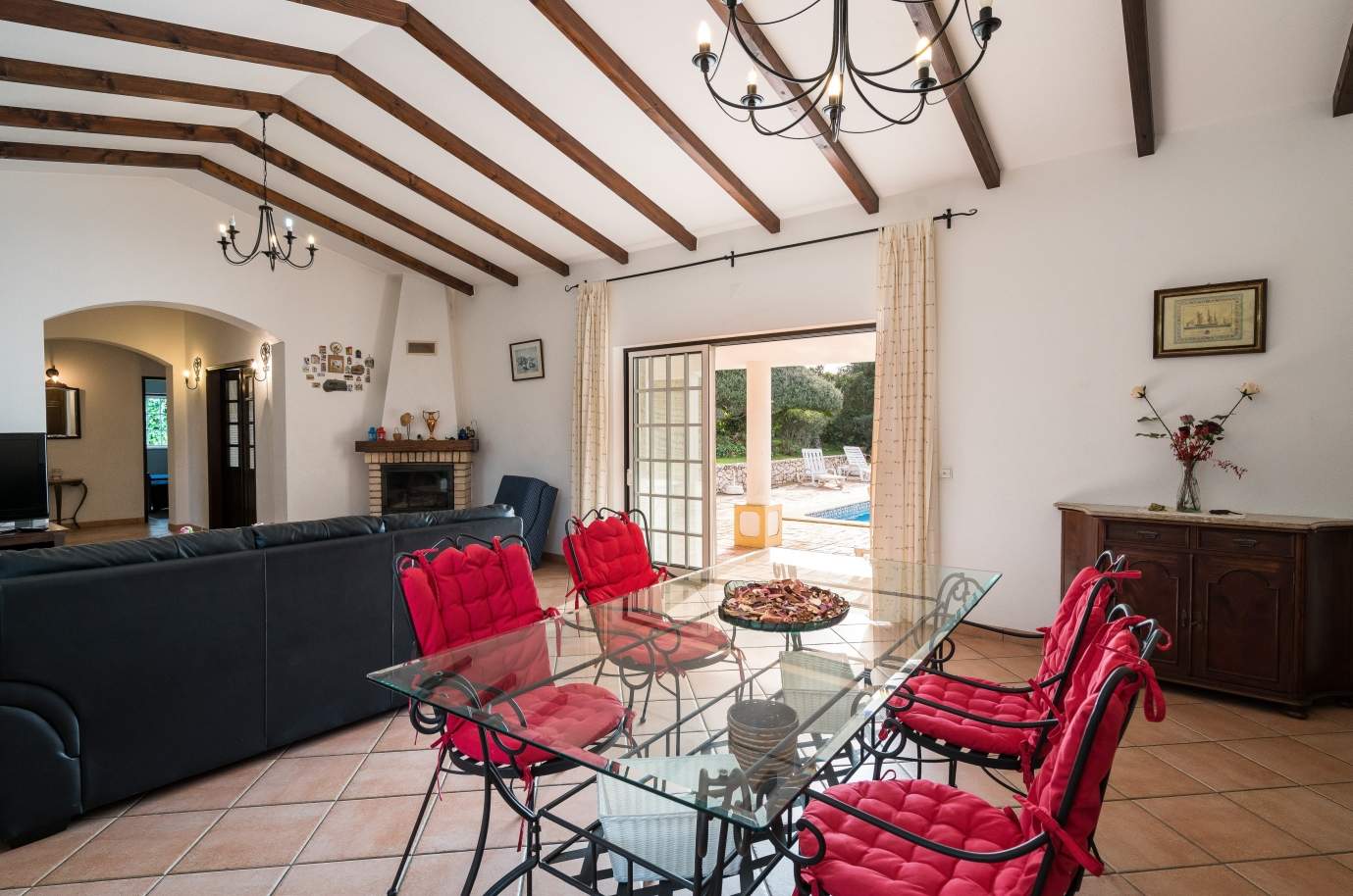 Sale of villa with pool and garden near Alvor, Algarve, Portugal_135765