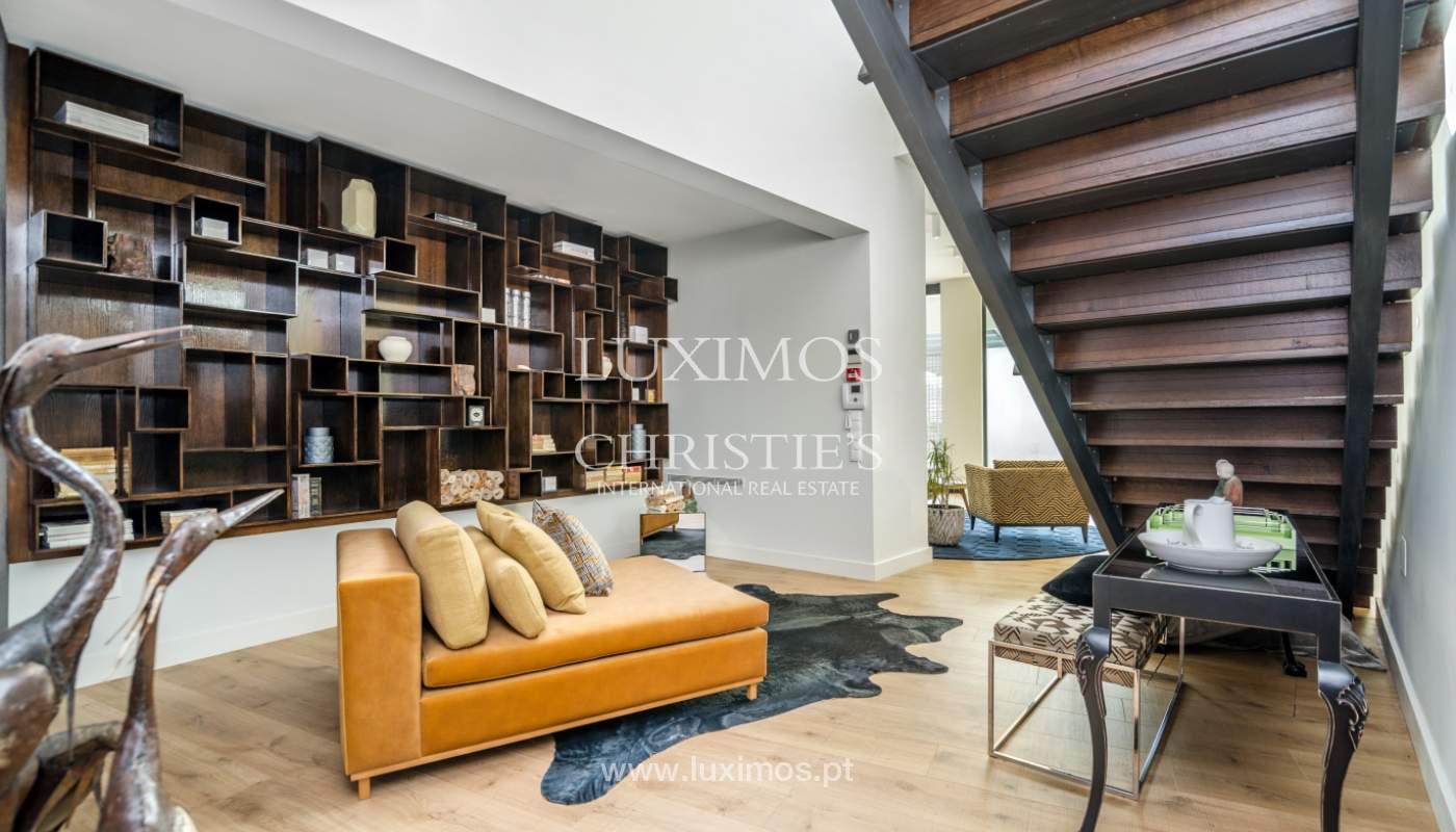 Moradia contemporânea com jardim, para venda, Vila Nova de Gaia, Portugal_135793