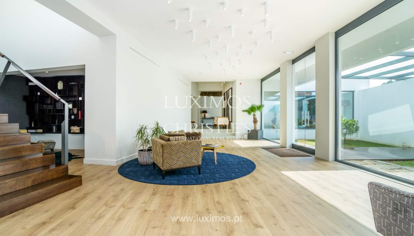 Moradia contemporânea com jardim, para venda, Vila Nova de Gaia, Portugal_135797