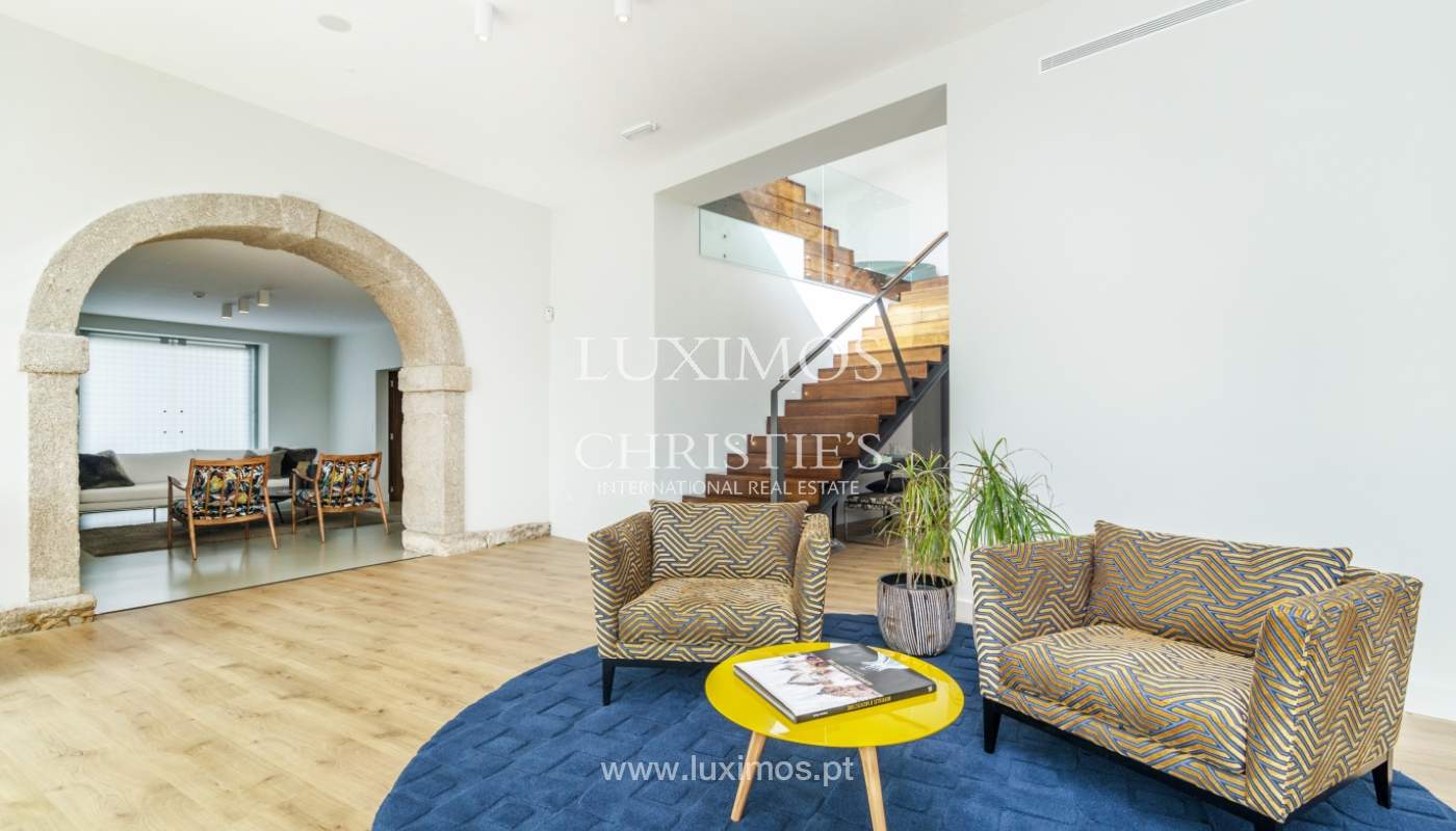 Moradia contemporânea com jardim, para venda, Vila Nova de Gaia, Portugal_135804