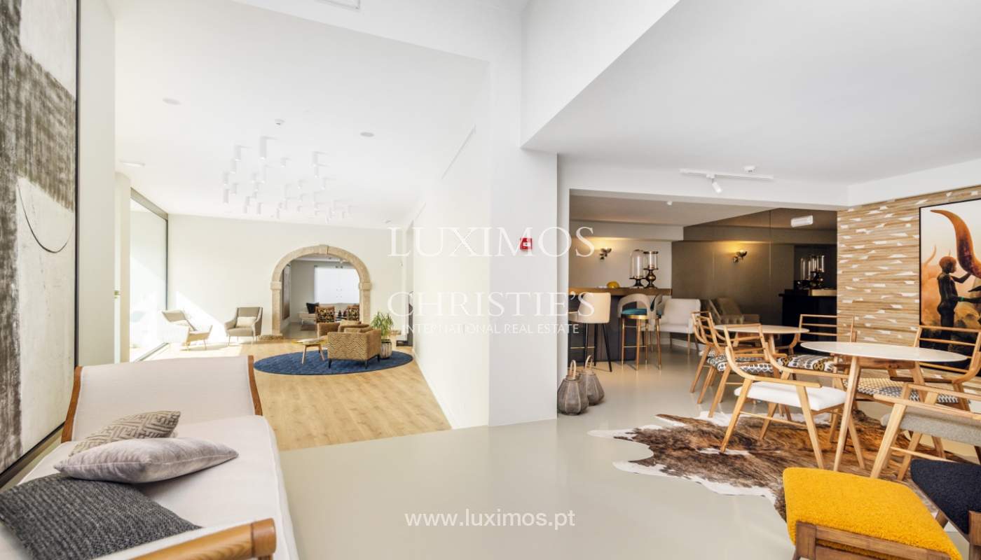 Moradia contemporânea com jardim, para venda, Vila Nova de Gaia, Portugal_135805