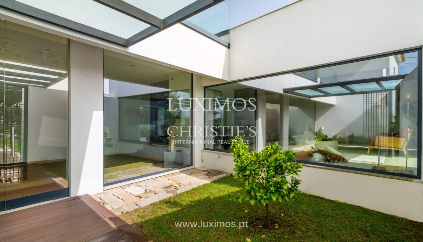 Moradia contemporânea com jardim, para venda, Vila Nova de Gaia, Portugal_135808