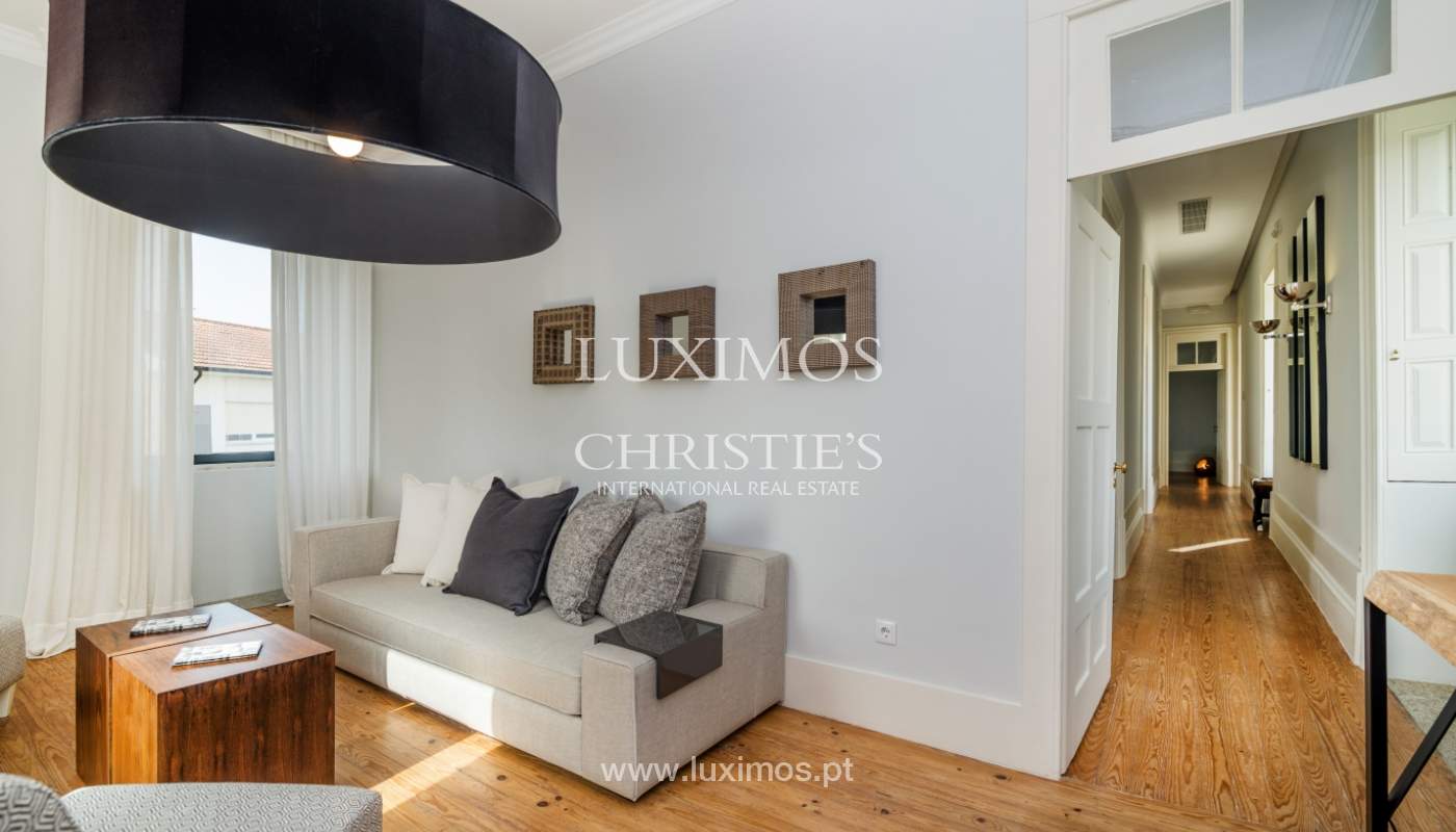 Moradia contemporânea com jardim, para venda, Vila Nova de Gaia, Portugal_135811