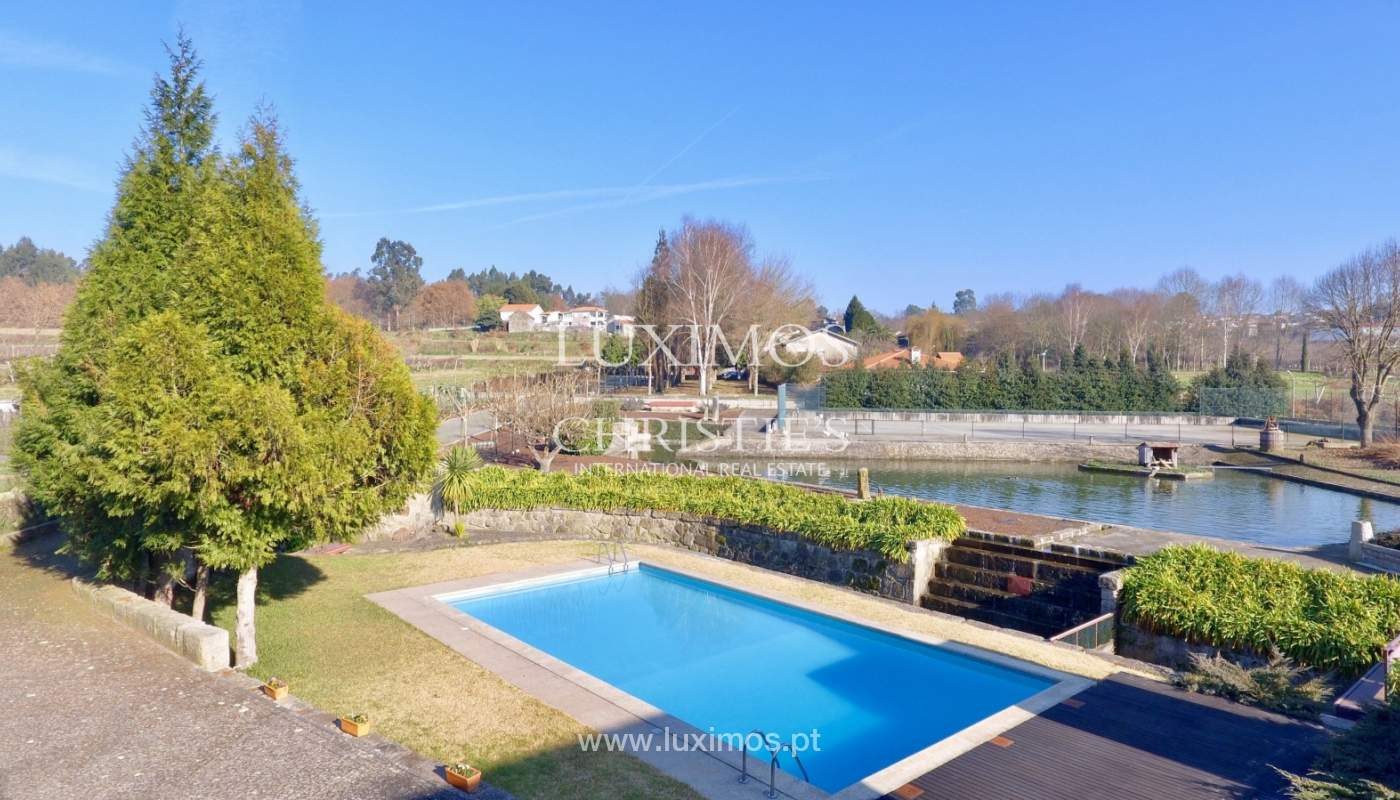 Venta de casa de campo con jardín, lago y piscina, Paredes, Portugal_138110