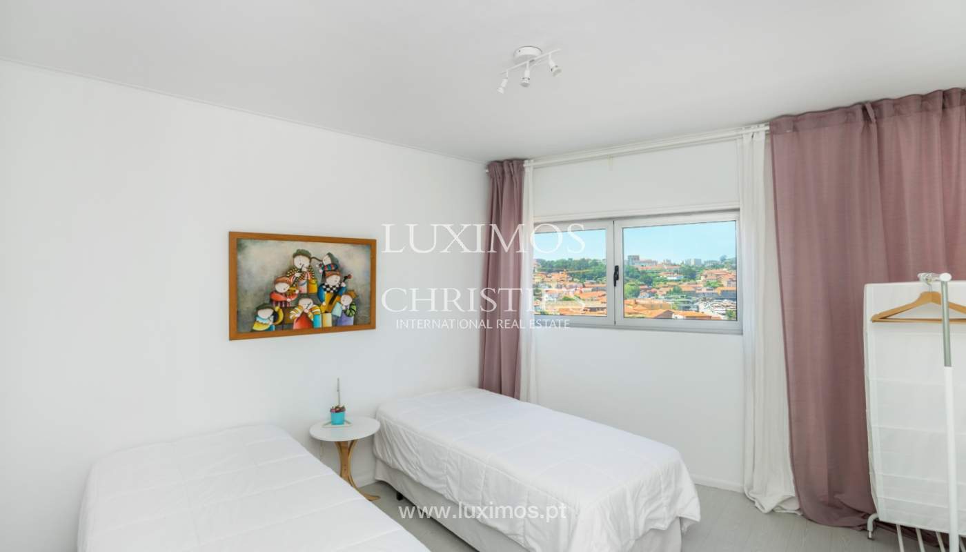 Apartamento com vistas soberbas sobre o rio, em V. N. de Gaia, Porto_138163