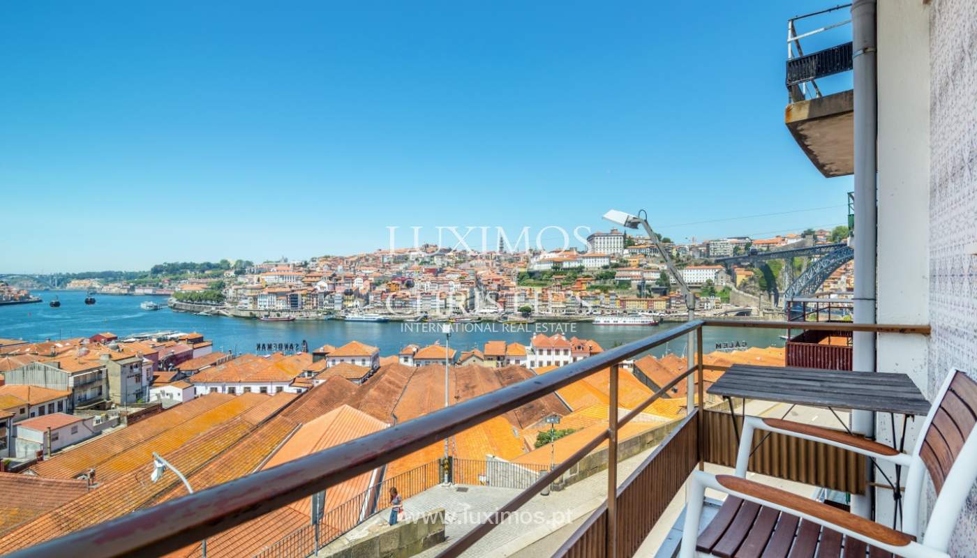 Apartamento com vistas soberbas sobre o rio, em V. N. de Gaia, Porto_138170