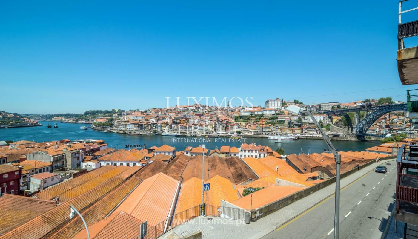 Apartamento com vistas soberbas sobre o rio, em V. N. de Gaia, Porto_138176