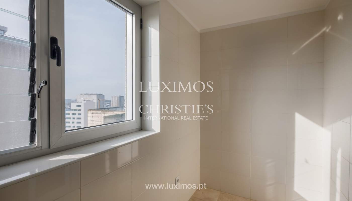 Apartamento novo e moderno, para arrendamento no Porto, junto à Boavista_138285