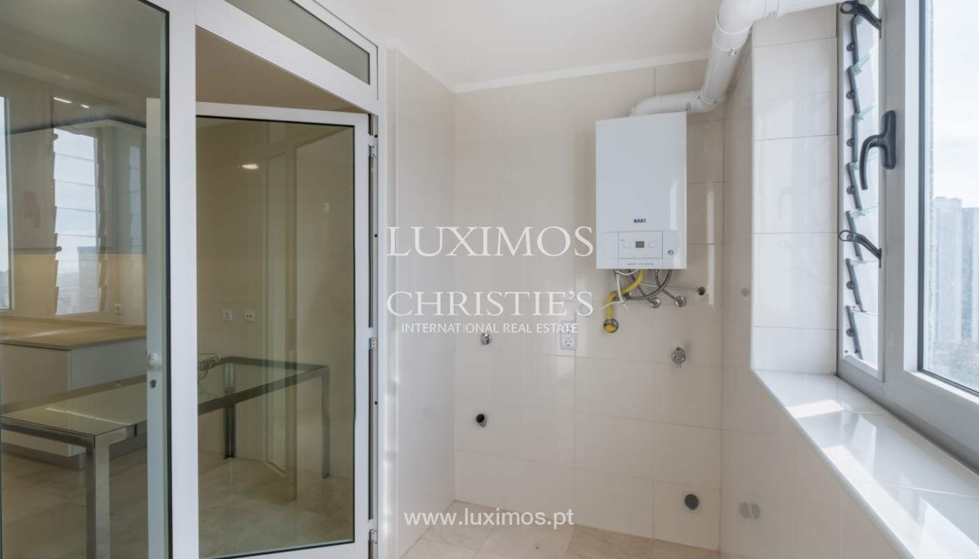 Apartamento novo e moderno, para arrendamento no Porto, junto à Boavista_138289