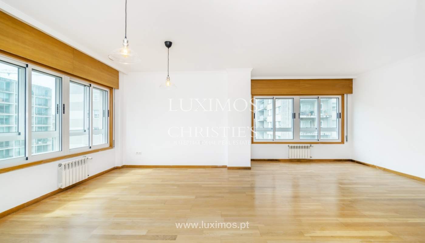 Modern apartment, for sale, in Lordelo do Ouro, Porto, Portugal_138495