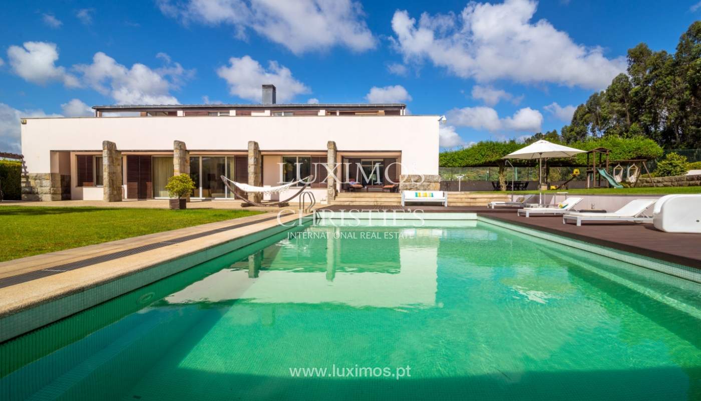 Sale of contemporary luxury villa with pool and garden, Trofa, Portugal_138797