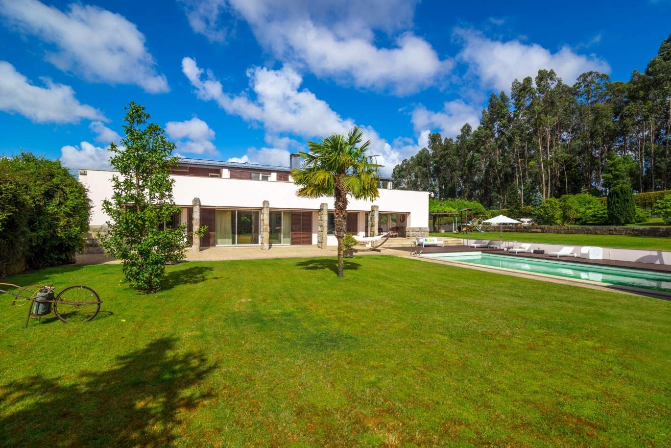 Verkauf einer zeitgenössischen Luxusvilla mit Pool und Garten, Trofa, Portugal_138801