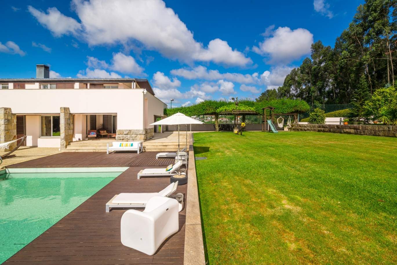 Verkauf einer zeitgenössischen Luxusvilla mit Pool und Garten, Trofa, Portugal_138802