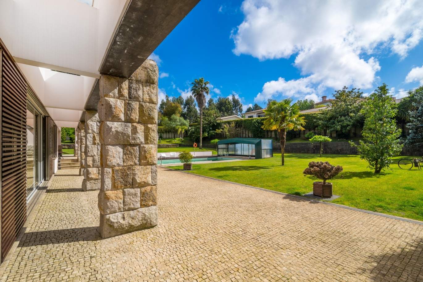 Venta de villa de lujo contemporáneo con piscina y jardín, Trofa, Portugal_138804