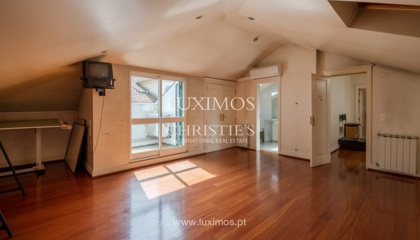 Moradia centenária com piscina e jardim, para arrendamento, no Porto_138940