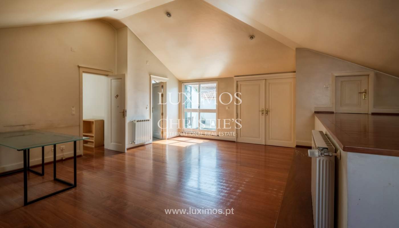 Moradia centenária com piscina e jardim, para arrendamento, no Porto_138946