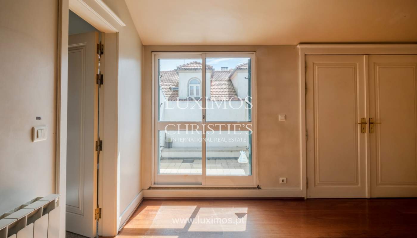 Moradia centenária com piscina e jardim, para arrendamento, no Porto_138949