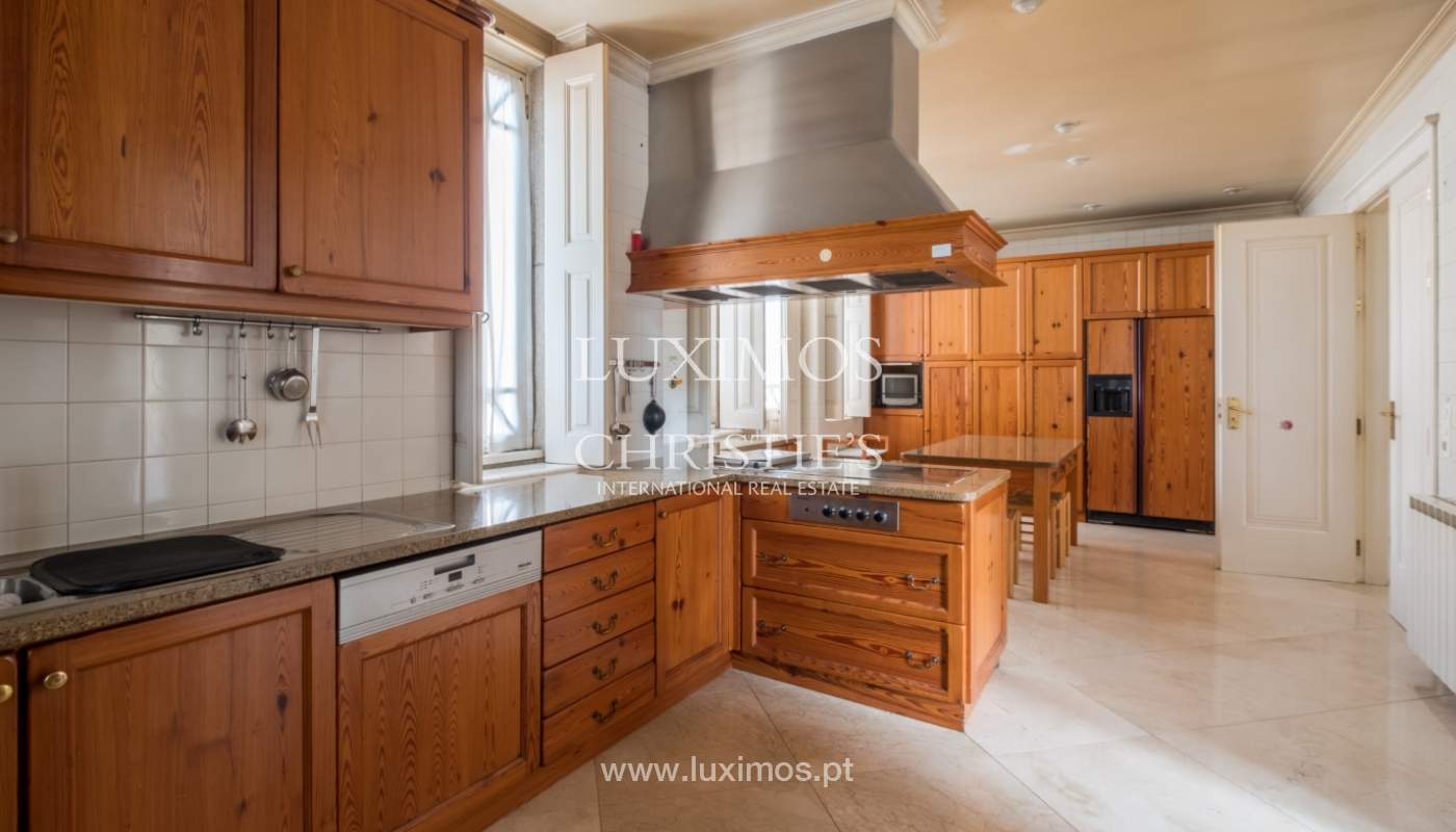 Moradia centenária com piscina e jardim, para arrendamento, no Porto_138962