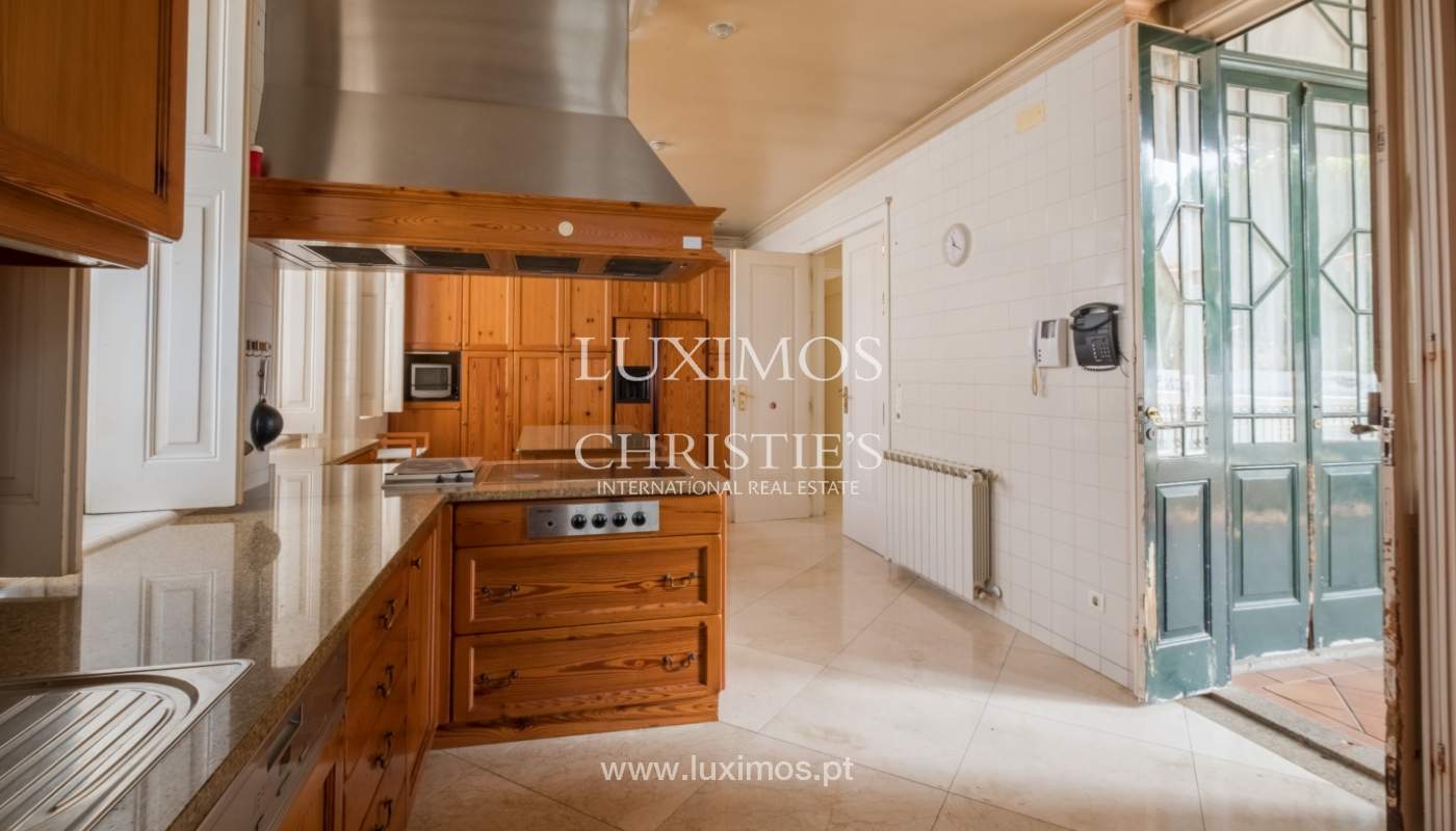 Moradia centenária com piscina e jardim, para arrendamento, no Porto_138963