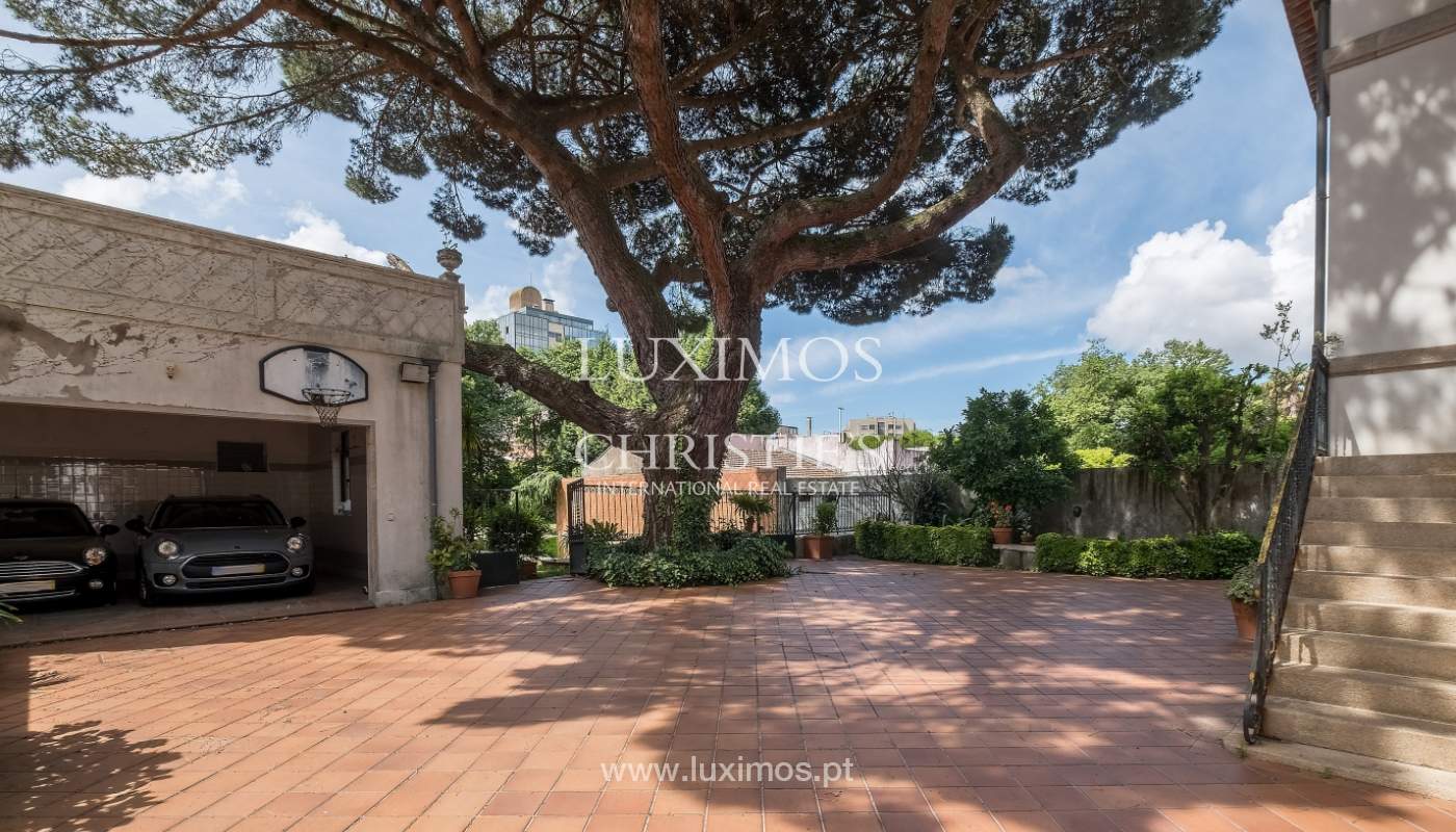 Moradia centenária com piscina e jardim, para arrendamento, no Porto_138978