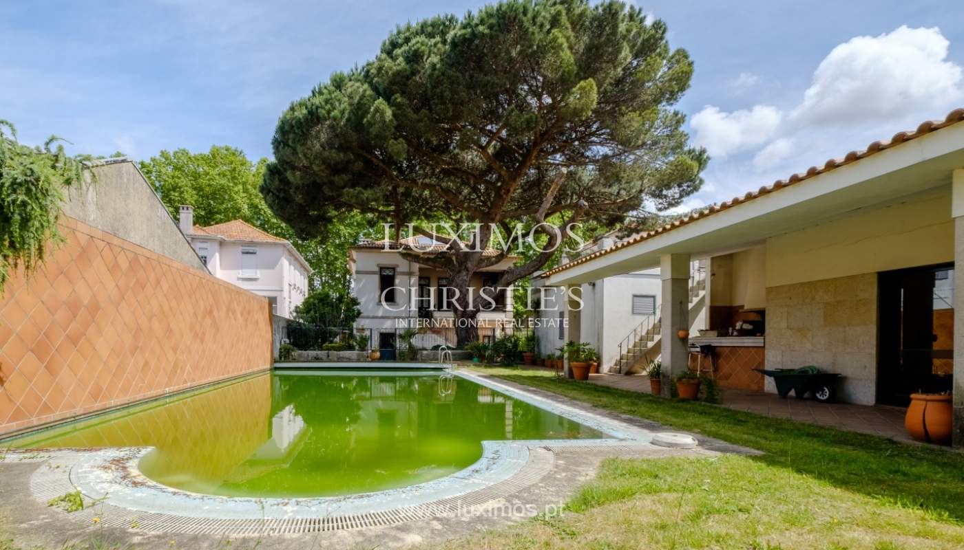 Moradia centenária com piscina e jardim, para arrendamento, no Porto_138984