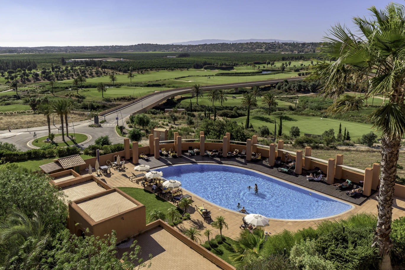 Sale of contemporary apartment in exclusive Golf Resort, Algarve._139153