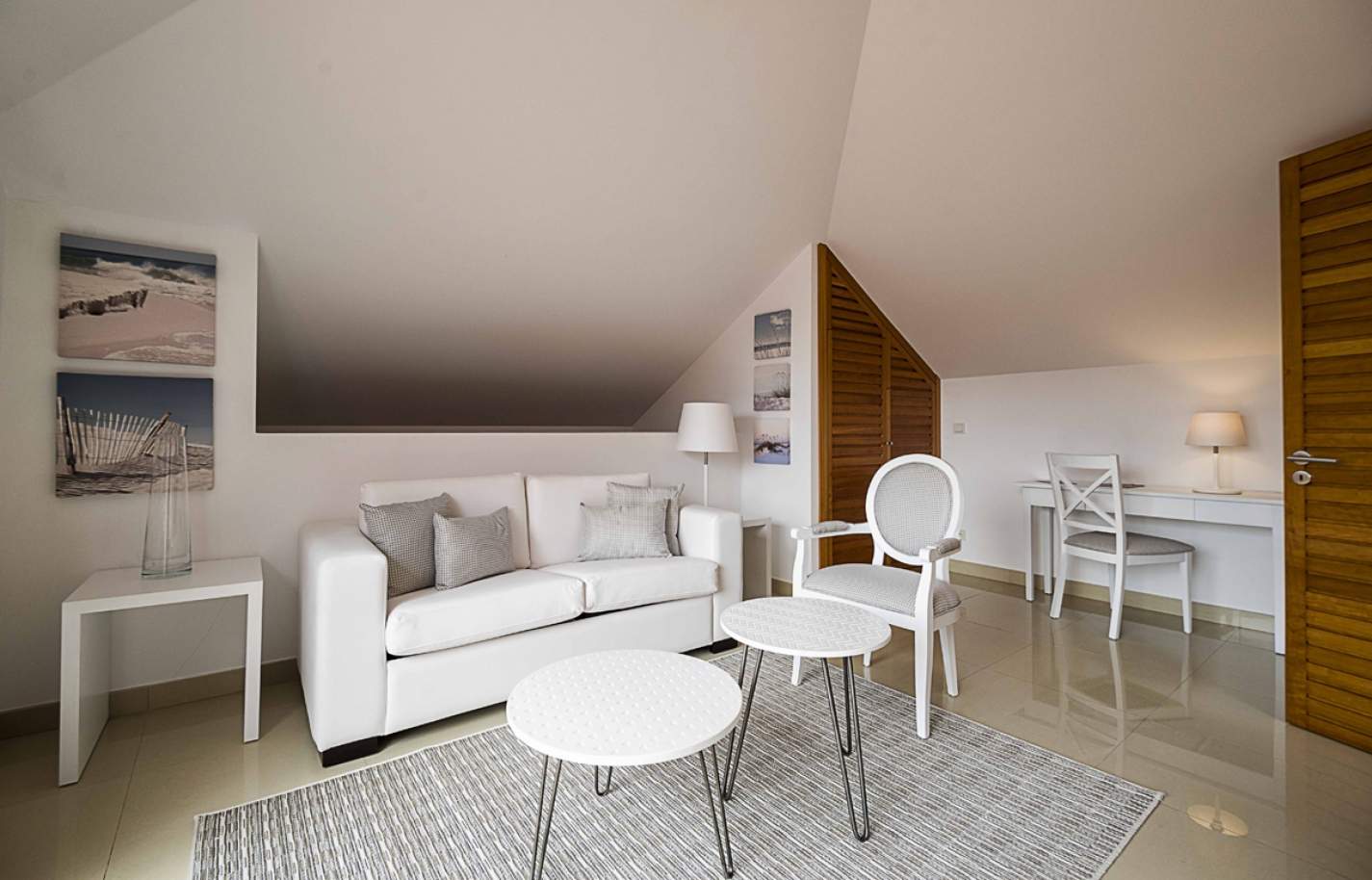 Sale of contemporary apartment in exclusive Golf Resort, Algarve._139188