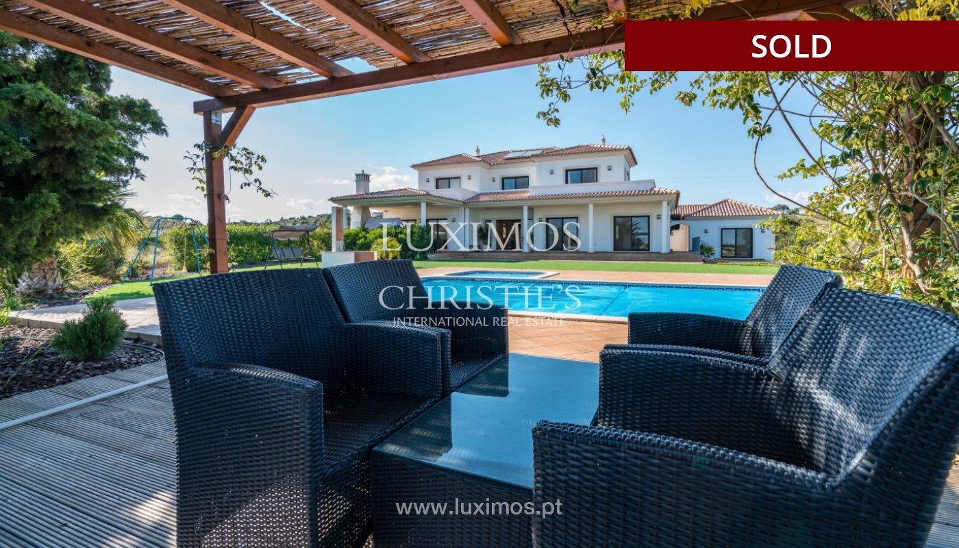 Venda de moradia com piscina e jardim, em Vila Nova de Cacela, Algarve_139479